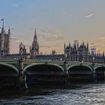 מטיילים בלונדון: כל מה שצריך לדעת על שירותי ההסעות הקיימים בעיר